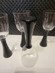 Set of 4 RETRO Vintage Artland Prescott Hand Blown BLACK Stemmed Glasses 9″ 23cm