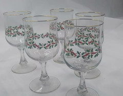 Libbey Glass Company LRS3 Green & Red Holly Red Ribbon Gold Trim 5 Water Goblet
