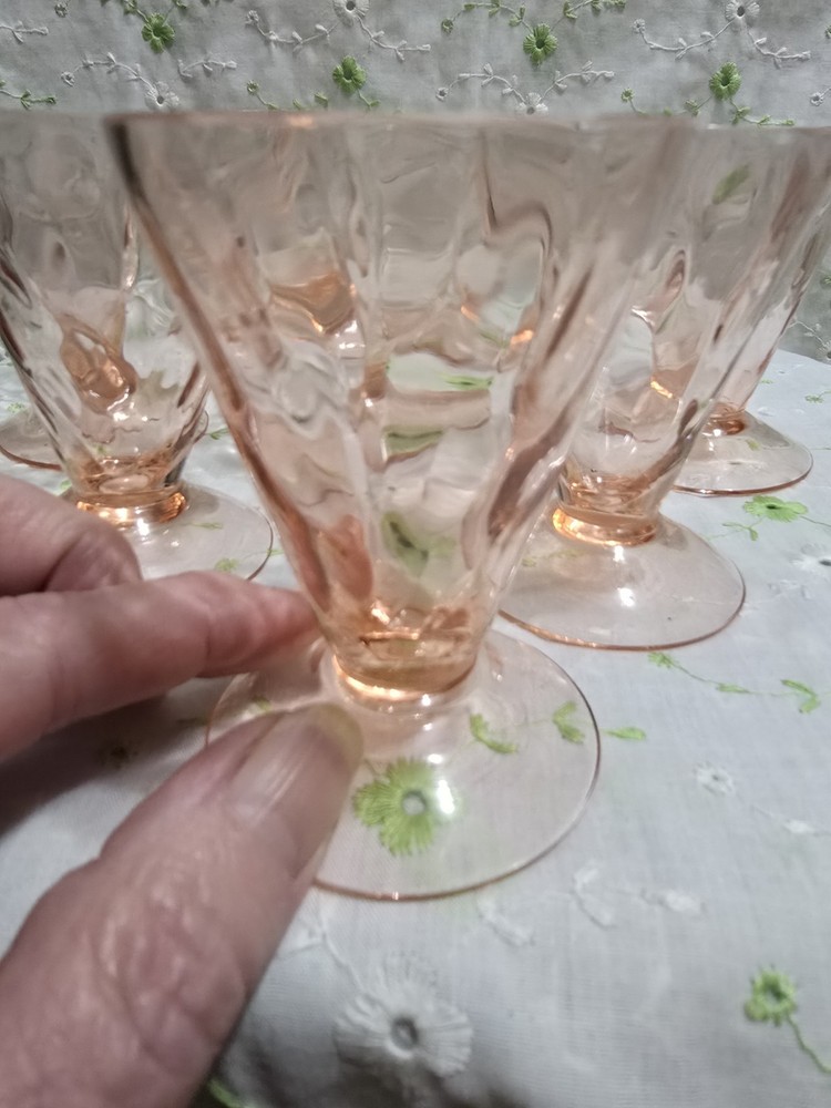 ANTIQUE 8PC CORDIAL/SHOT GLASSES DRAPE/LOOP OPTIC