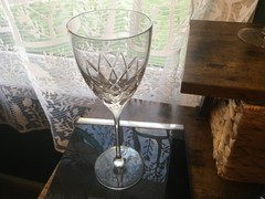 Kate Spade Downing cut crystal Cross-hatch 5 wine glasses 9″x3″ wide by Lenox