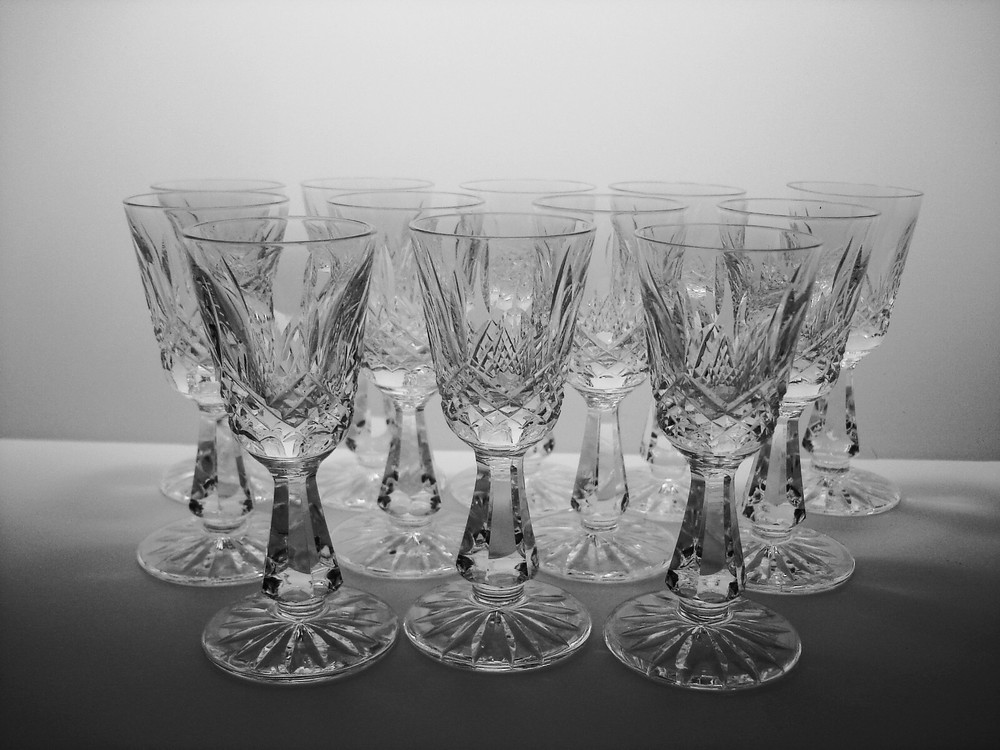 SET OF 12 WATERFORD CRYSTAL KENMARE CORDIAL / VODKA / SHOT GLASSES 3 7/8 INCH