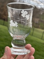 Eamon Glass Clear Ball 10oz Footed Water Goblet Shamrocks (EAG9) Excel Used Cond