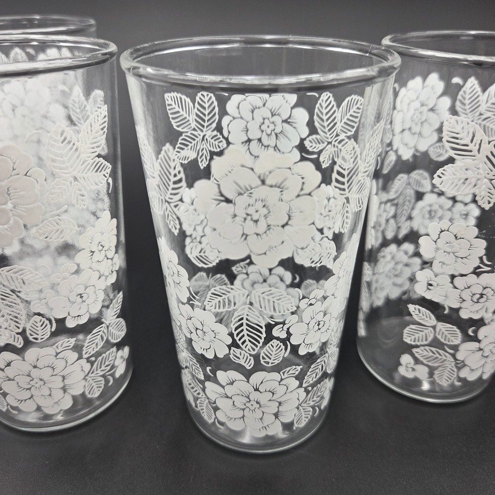 Vtg White Peony Flower Tumblers, Set of 4, w/ White Floral Rose Pattern