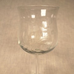 Pair of Vintage Romania Etched Tulip Glass Wine Goblets Flower Cordial Cocktail