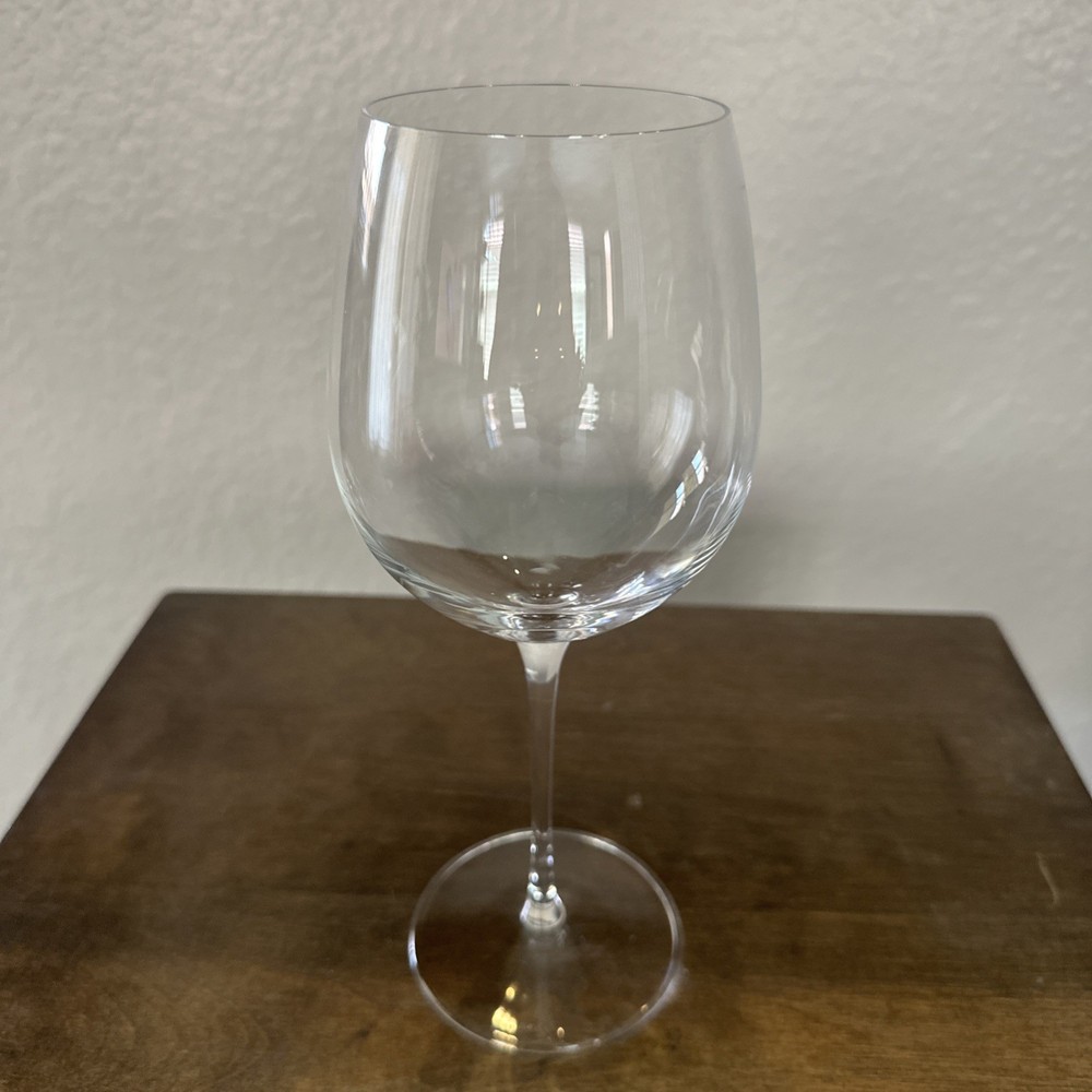 Tiffany & Co. Crystal Classic Home Essentials Burgundy Wine Glass Goblet 9 1/2″