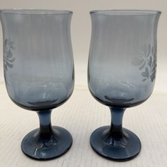 2- Pfaltzgraff Yorktowne Blue Etched Water Wine Goblets Retired Signed USA J2