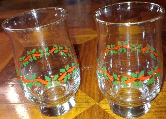 2 Libbey Holly Berry and Ribbon Glasses, Gold Rims