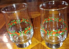 2 Libbey Holly Berry and Ribbon Glasses, Gold Rims