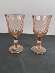 Vintage Pink Depression Wine Glass Goblet ARCOROC OPTIC SWIRL FRANCE 5 3/4” Tall