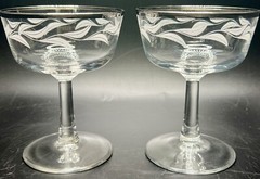 Vtg Set of 2 Luminarc Champagne Cups From France Laurel Leaf Platinum Rim