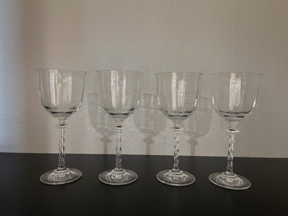 Set of 4 Southern Living GALLERY COLLECTION Optic Lined Crystal Glass Wine glass