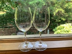 RIEDEL VIVANT PAIR OF 2 WHITE WINE GLASSES 8 1/8” NEAR PERFECT CONDITION