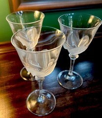 J. D. Durand 3 Clear Crystal Wine Glasses Florence Satine Frosted Petals 6 oz