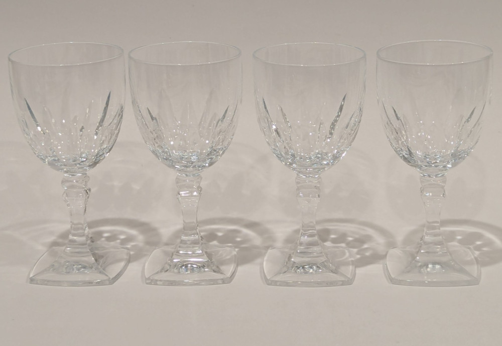 Cristal D’Arques-Durand Biarritz Canet Wine Glasses 6 oz 5.5″T Vintage, Set/4