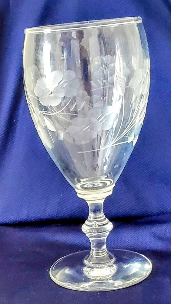 Beautiful Floral Etched Wine Glass by Unknown Maker 6 1/8″