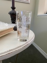 8 Vintage Festive Anchor Hocking 10.5 oz glasses- beautifully decorated-