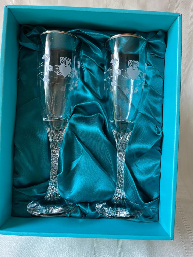 EAMON ~ CLADDAGH ~ HAND ENGRAVED SHAMROCK FLUTE PAIR(2) ~ CLOTH LINED BOX~8.25″