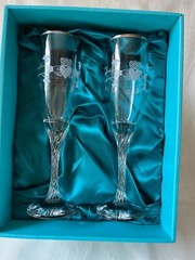 EAMON ~ CLADDAGH ~ HAND ENGRAVED SHAMROCK FLUTE PAIR(2) ~ CLOTH LINED BOX~8.25″