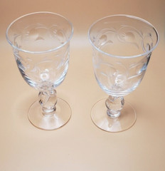 Heisey Glass Lariat Claret Wine Glass with Moonglo Cutting – set of 2