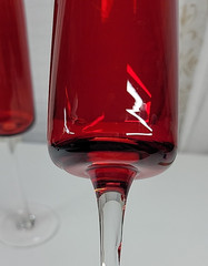 2 VTG -Ruby Red Glass Champagne Glasses/Flutes Clear Glass Stem 10.25″ Tall