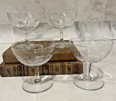 🌲 Vintage Etched Pinecone Cocktail Glasses Set of 4 Coupe Barware
