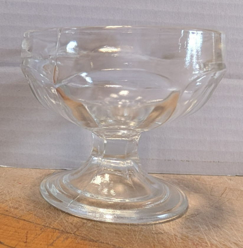 Set of 8 Vintage Libbey Hexagonal Pressed Glass Sherbet Cups – 1940s to 1960s