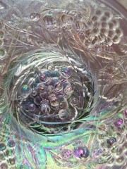 Pretty White US Glass Carnival Glass Palm Beach Berry Bowl Gooseberry Interior