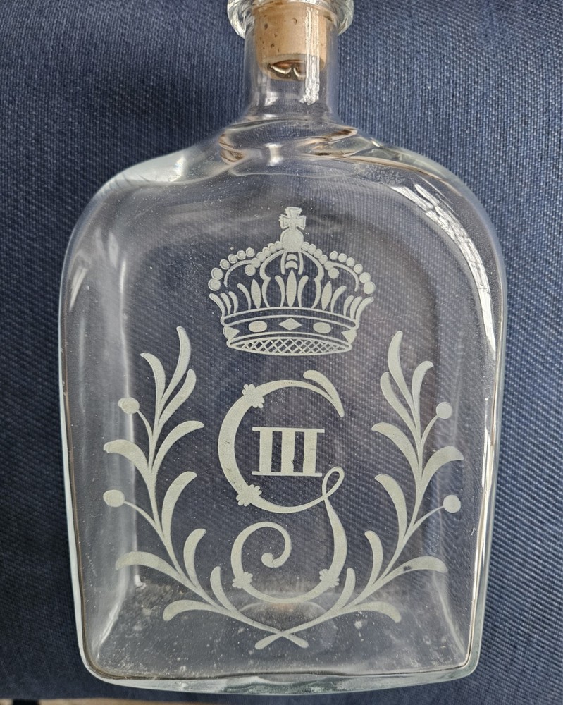 Glass Flask & Four Crystal Liquor Glasses