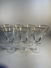 Set of 8 Vintage Clear Wine Glasses with Gold Rim – Elegant Mid-Century Barware