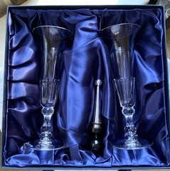 DAVID LINLEY CRYSTAL CHAMPAGNE FLUTE GLASSES & CHAMPAGNE STOPPER IN BOX ENGLAND