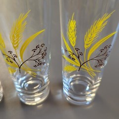 4 Vintage Tall Glasses With Gold Rim And Wheat Decal. 6 3/4″ Tall