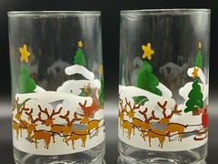 RARE: Libby Tumbler «Santa and Reindeer» Scene w/ Mushroom Molded into the Base.