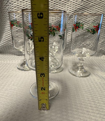 Vintage Set of 4 Christmas Holly & Ribbon Footed Wine Glasses Gold Rim 10oz