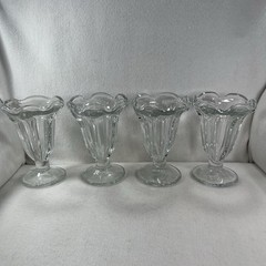 Anchor Hocking Tulip Shaped Ice Cream Sundae Dessert Parfait Glass. Set of 4.