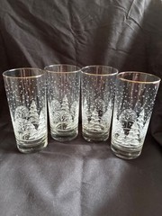Set of four 16oz. Winter scene tumblers/barware in excellent condition. holiday.