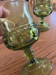 Set of 2 small Avocado «King’s Crown» Glasses, Thumbprint footed