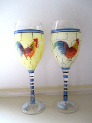 Set Of 2 Painted Glass Rooster Wine Glasses 8.5″