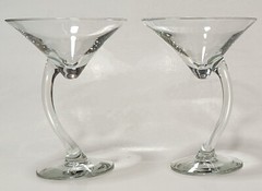 2 Martini Glasses Vodka Cosmo 6 oz Hand Blown Clear, Curved Stem 7 3/8″ Tall