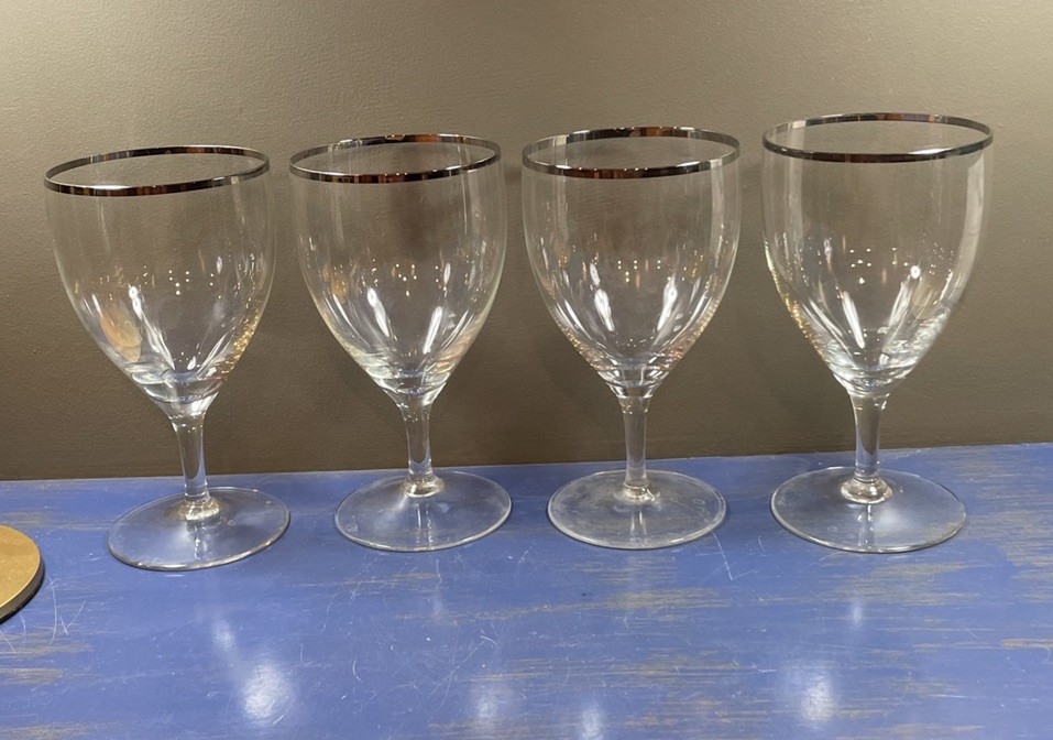 Set of 4 Clear Glass White Wine Glasses with Silver Rim 6.25 Inch Tall Vintage