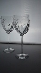 Tulip Shaped Stemware wine glasses 5 large and 4 small,
