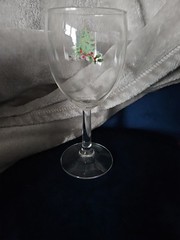 Noel Wine Water Goblet Glass Stemware Christmas Tree 7″ Tall