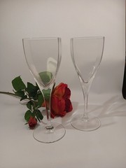 Mikasa Crystal Clear Panache Square Wine Glasses Goblets Tall Set of 2. 8 3/4″