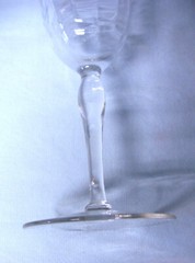 WINE/WATER GOBLETS Pair 7.5″ H Clear Crystal Unique Etched Bulb & Stem (A2)