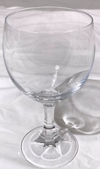 Case Of 16 Zwiesel Glas Wine Glasses 6-3/8” Tall 3-1/8” In Vollrath 52768 Rack
