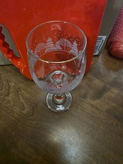 Vintage Arby’s Christmas Frosted «Winter Wonderland» wine glass made by Libbey.