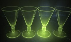 Vintage MCM Cube Stem Martini Cocktail Glass 4pc Set Frosted Rim Manganese Glow
