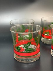 1989 Christmas Poinsettia Set of 4 Santa’s Attic Glass Cups w/ Orginal Gift Box