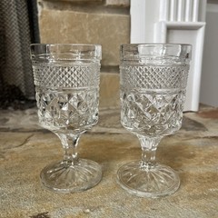 Vintage Lot of 2 Small Footed 5 3/8″ Anchor Hocking WEXFORD Stem Glasses 4 Oz