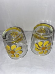 Vintage Hazel Atlas Sour Cream Glasses Pinwheel Love Daisies 1/2 Pint Set of 2