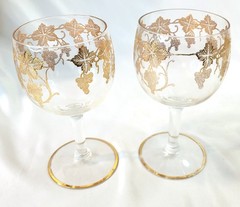 Vtg 1 Pair Gold Etched Grapes & Leaves Vines 5.5″ Wine Goblet Unmarked Stemware